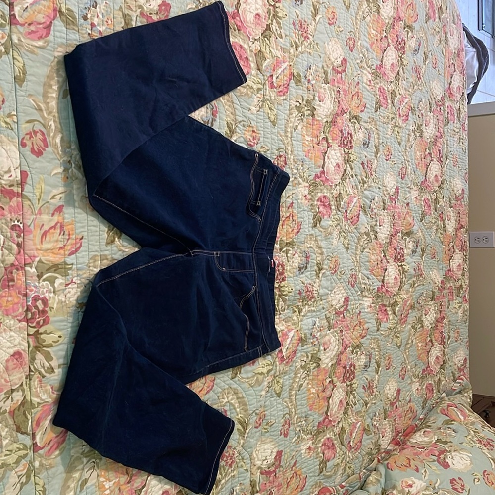Levi’s pull on skinny stretch jeans